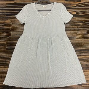 Caution To The Wind Gray V-Neck A-Line Tunic